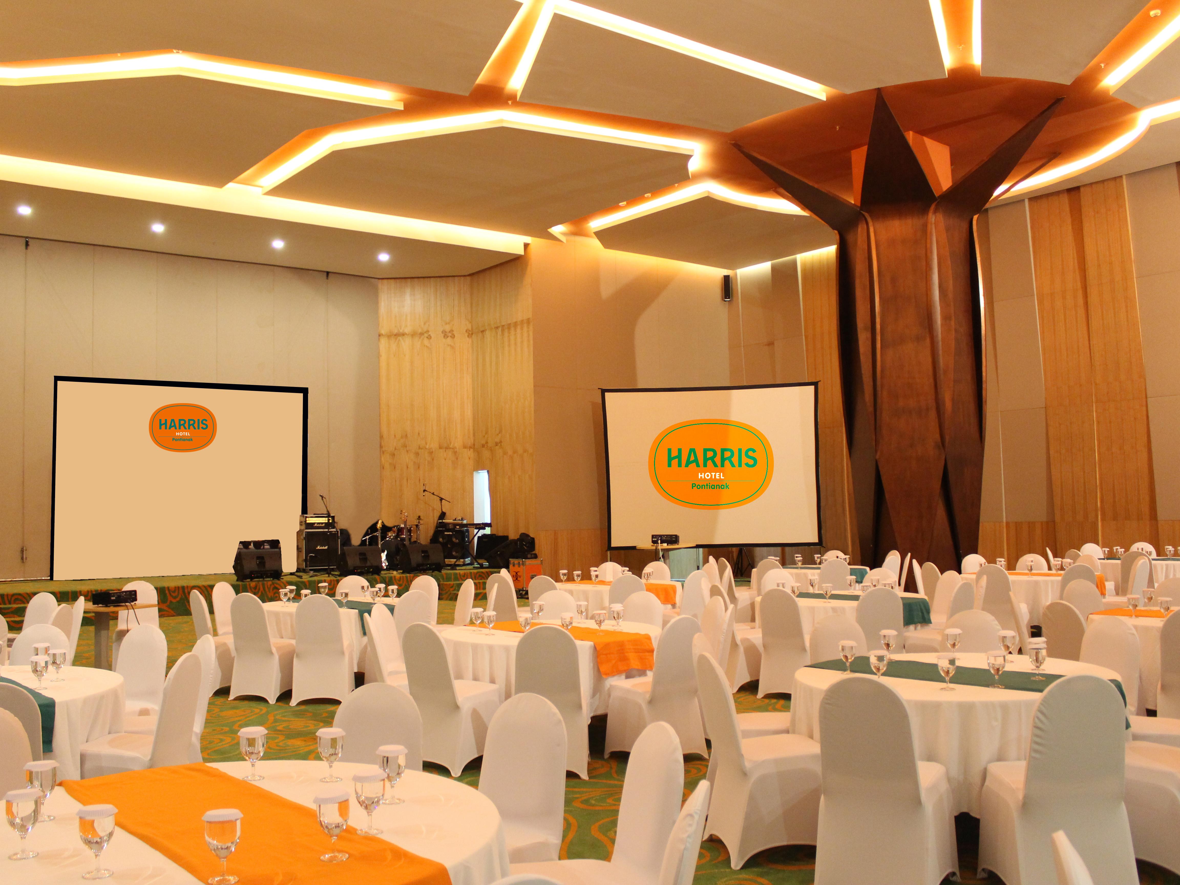Harris Hotel Pontianak Exterior foto